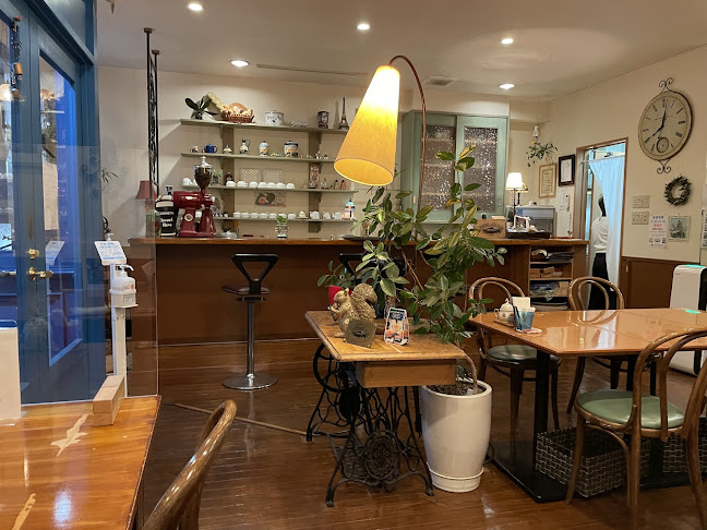 Opinii despre シルバーレイククラブ プラスティー （Silver Lake Club + Tea） în 南アルプス市 - 飲食業