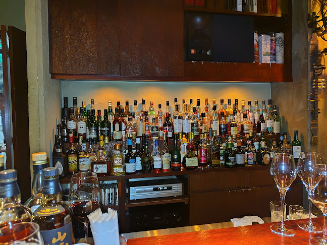 Bar Moet (バー モエ) - 飲食業