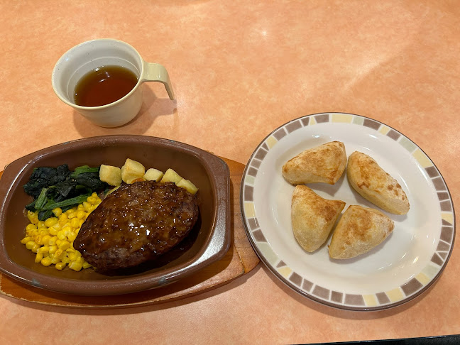 サイゼリヤ なるぱーく店 - 飲食業