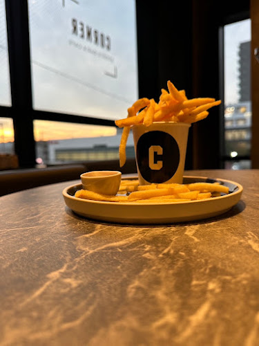 CORNER sports bar&cafe(コーナースポーツバーアンドカフェ) - 流山市