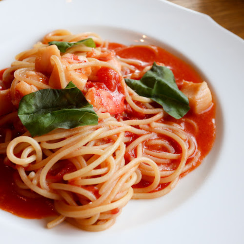 Opinii despre MR. MAURICE’S ITALIAN & Rooftop Bar（ミスター・モーリスズ・イタリアン&ルーフトップバー） în 京都市 - 飲食業