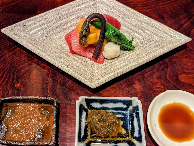 鷹峯 むろい - 飲食業