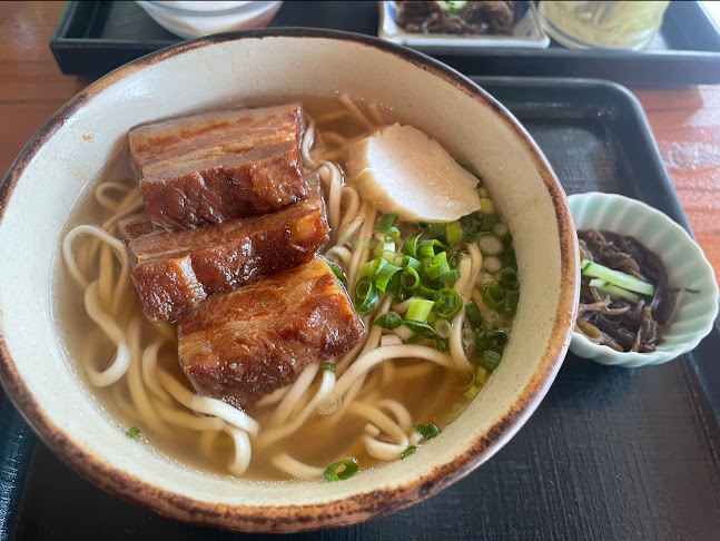 Comentarii opinii despre 沖縄そばの店 しむじょう
