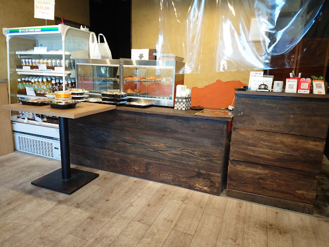 Opinii despre 西大井精肉店 în 品川区 - 飲食業