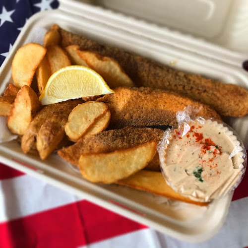 〒740-0018 山口県岩国市麻里布町３丁目１−２３