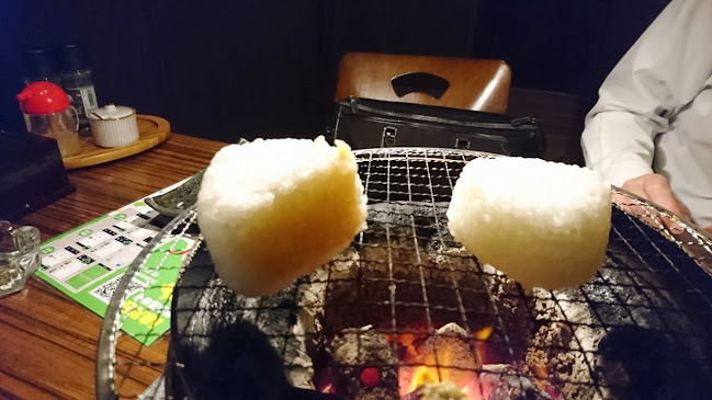 Comentarii opinii despre 炭火焼肉 トロとん亭