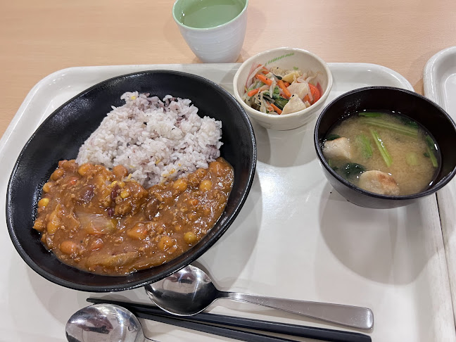 Opinii despre 目黒区役所 レストラン în 目黒区 - 飲食業