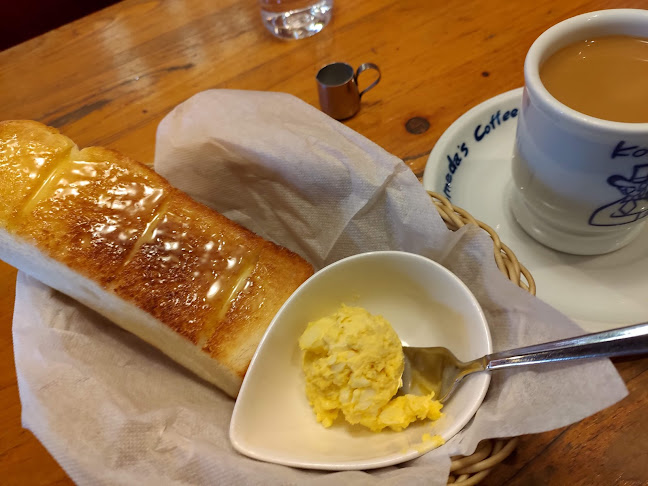 Opinii despre コメダ珈琲店 五女子店 în 名古屋市 - 飲食業