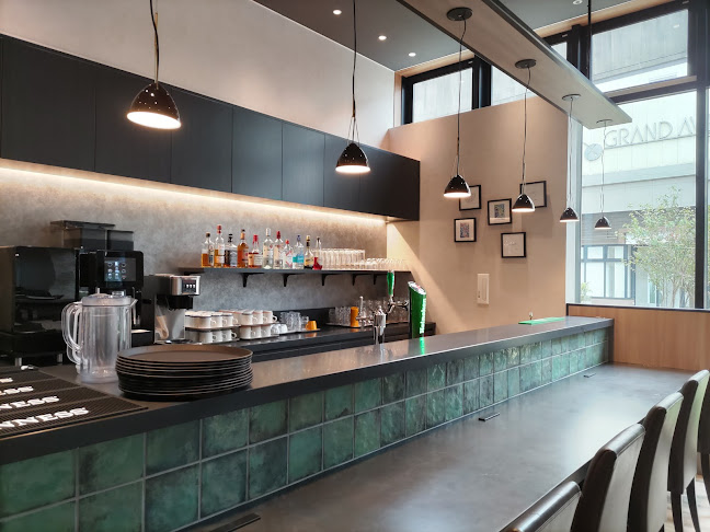 ライトアップ カフェ＆ダイニング - 飲食業