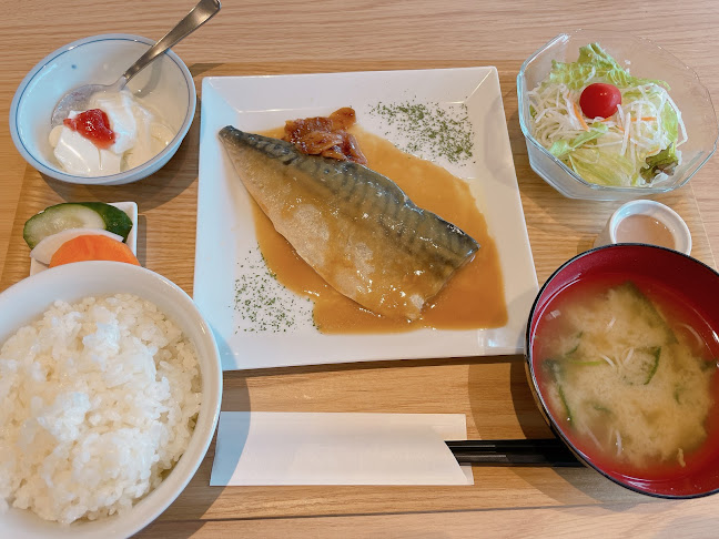 Opinii despre まちのカフェ（なみきマーケット） în 飯田市 - 飲食業