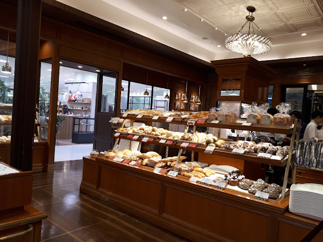 メゾンカイザー 伊勢丹立川店