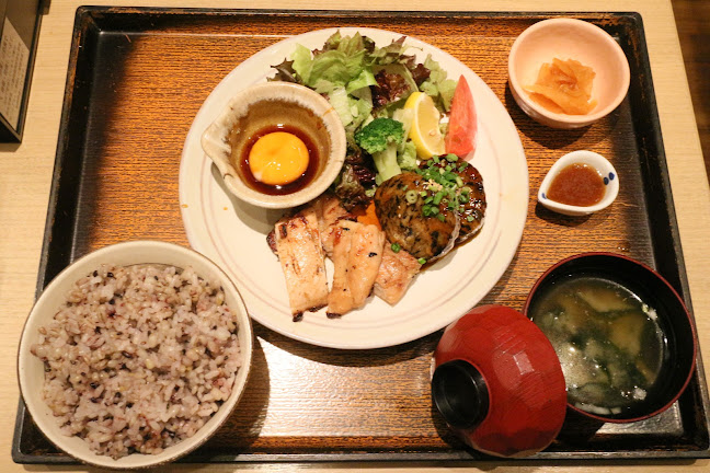 Opinii despre 大戸屋ごはん処 上大岡駅前店 în 横浜市 - 飲食業