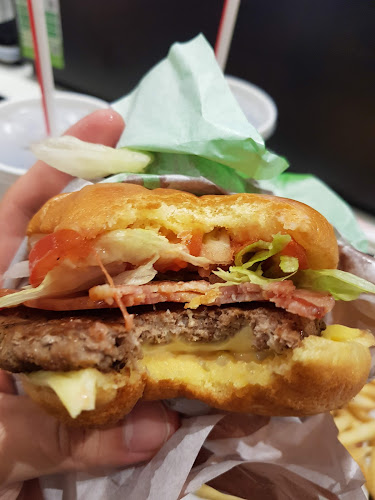 Comentarii opinii despre マクドナルド 九段下店