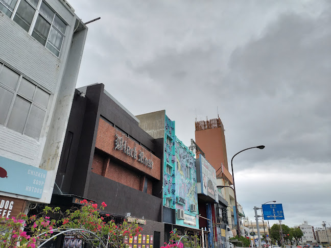 〒904-0004 沖縄県沖縄市中央２丁目