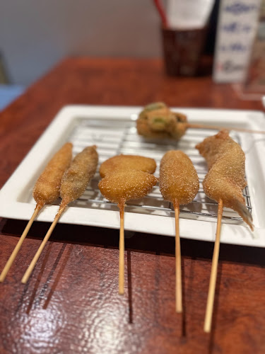 Comentarii opinii despre 心斎橋の美味しい串カツあげてんかっ!むかい