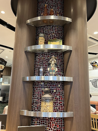 〒110-0005 東京都台東区上野７丁目１−１ JR 上野駅 構内