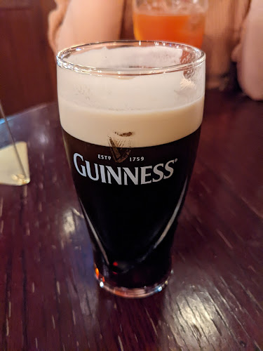 HUB東京オペラシティ店