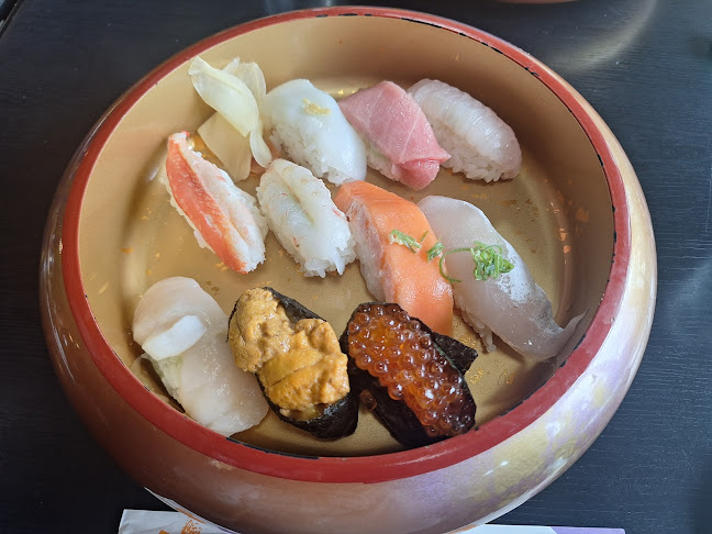 町の寿司 - 飲食業