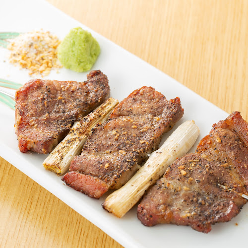 〒485-0047 愛知県小牧市曙町１２７