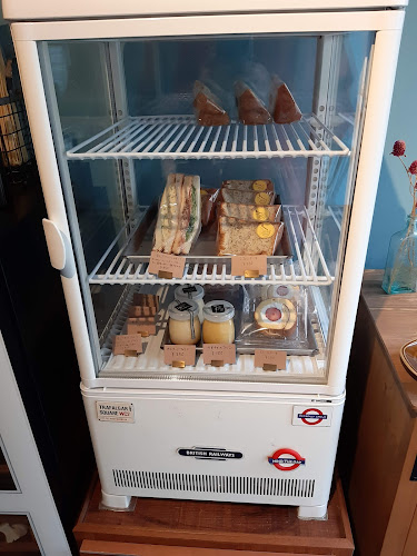 ケルムスコット カフェ - 飲食業