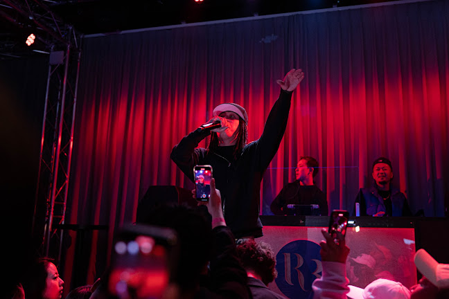 Opinii despre R3 Club Lounge în 港区 - 飲食業