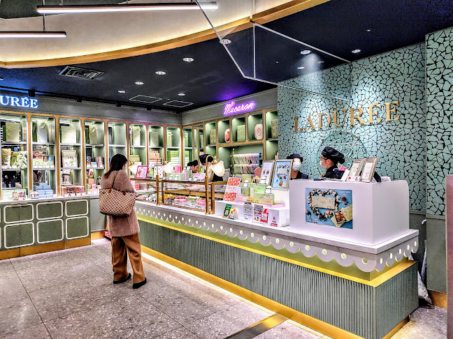 Opinii despre LADUREE 渋谷フードショー în 渋谷区 - 飲食業