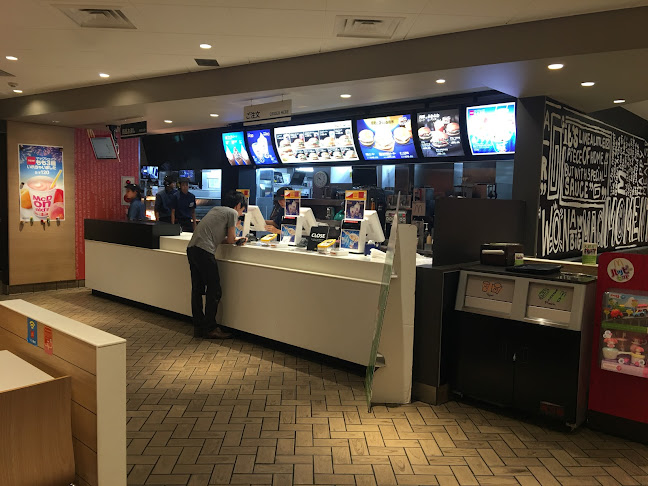 マクドナルド 堺一条店 - 飲食業