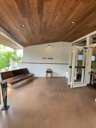 Opinii despre カフェ フレディ în 神戸市 - 飲食業