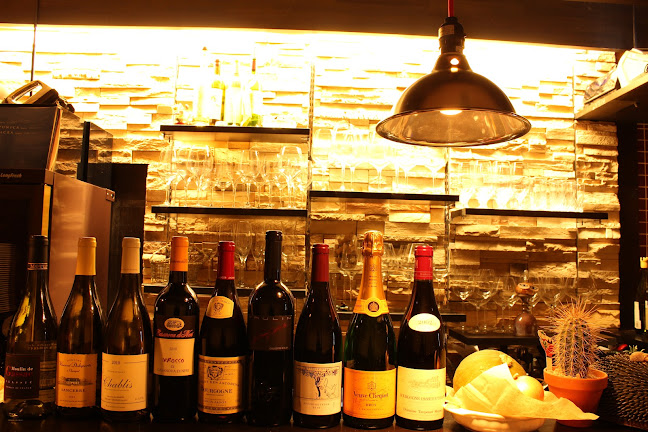 ワインと料理 セラヴィ