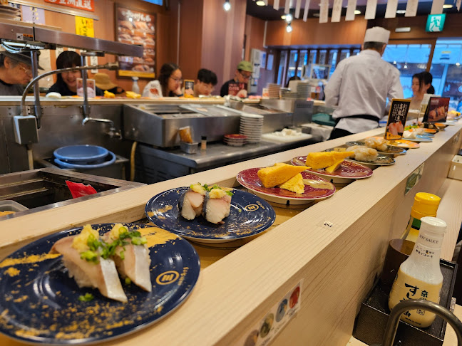 回転寿司みさき 鎌倉小町通り店 - 飲食業