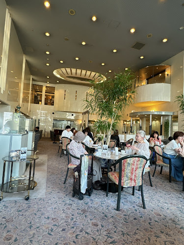 Opinii despre カフェ・ド・ラペ în 大阪市 - 飲食業