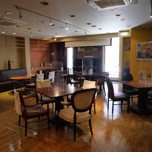 BACKEN MOZART (バッケンモーツアルト) 中央通り店 - 飲食業