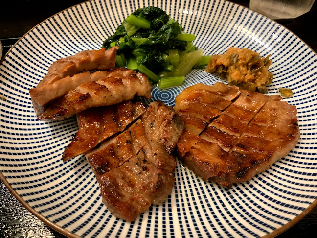 Comentarii opinii despre 炭焼牛たん東山 沖縄リウボウ店