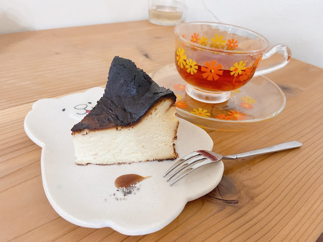 ごはんとおやつのお店 日々 - 飲食業