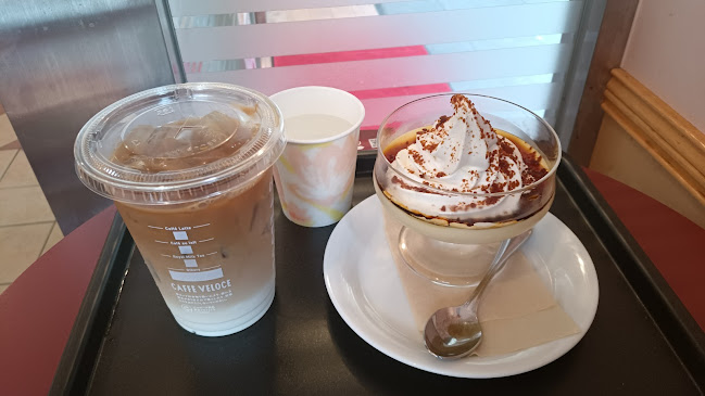 Opinii despre カフェ・ベローチェ 新橋四丁目店 în 港区 - 飲食業