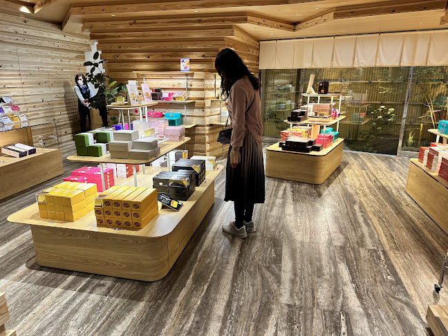 Opinii despre 和泉屋 本店 în 長崎市 - 飲食業