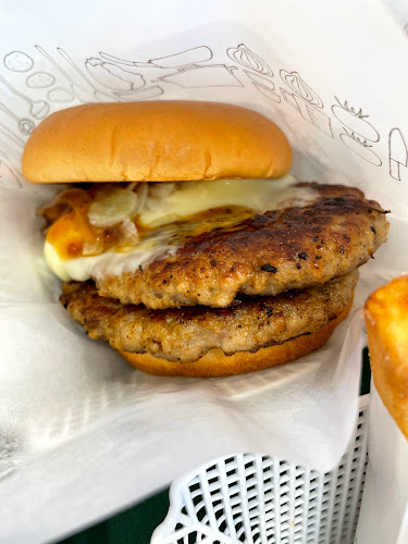 Opinii despre モスバーガーカインズ高槻店 în 高槻市 - 飲食業