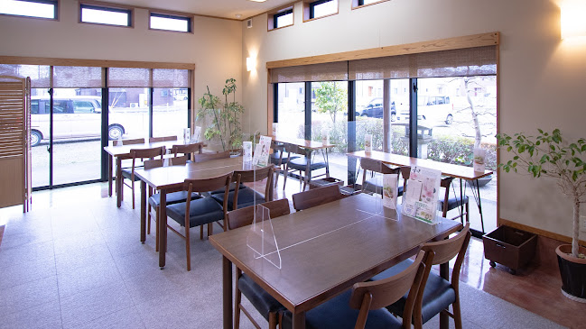 Comentarii opinii despre 彩雲堂米子東山店