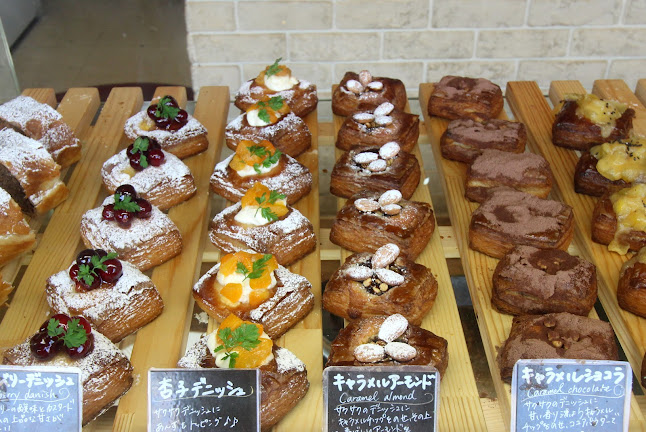 〒905-0009 沖縄県名護市宇茂佐の森４丁目２−１１