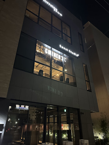 CORNER sports bar&cafe(コーナースポーツバーアンドカフェ) - 飲食業