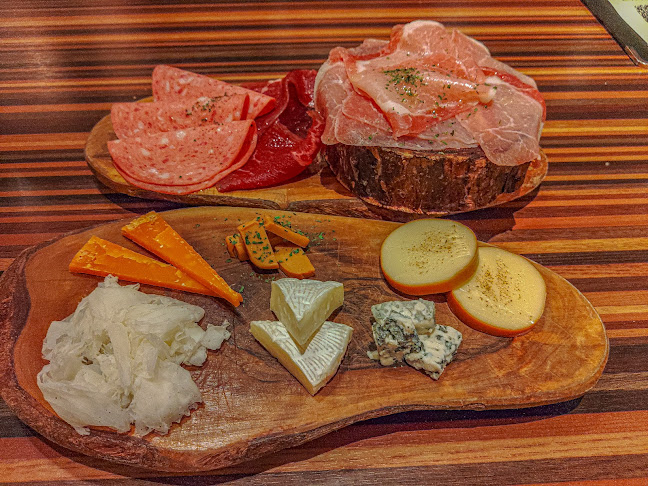 Opinii despre 肉とチーズの古民家バル ISHIYAMA MEAT MARCHE în 大津市 - 飲食業