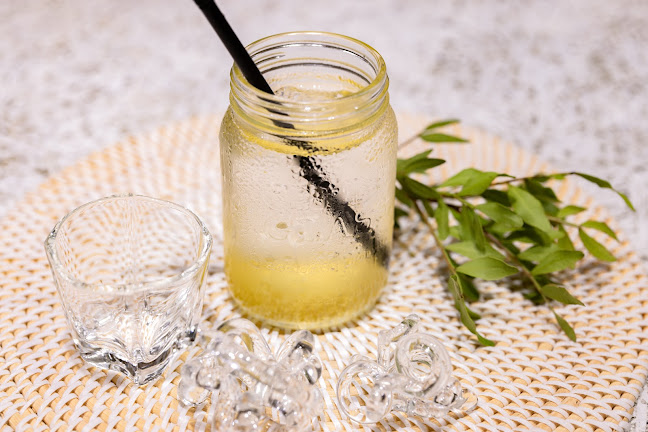 〒541-0044 大阪府大阪市中央区伏見町２丁目４−４ CuteGlass Shop and Gallery