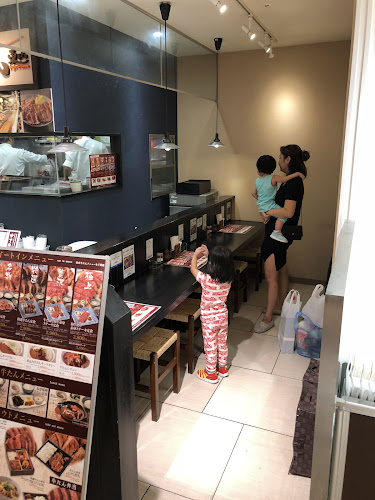 炭焼牛たん東山 沖縄リウボウ店 - 飲食業