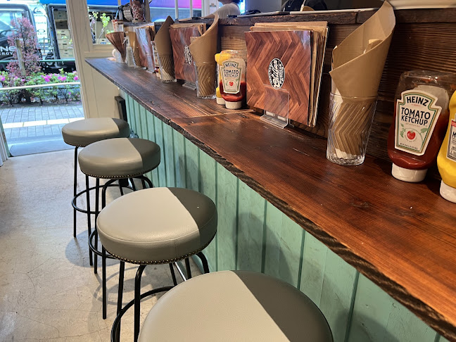 Chillax Burgers＆Wine - 飲食業