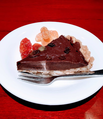 〒730-0033 広島県広島市中区堀川町３−８