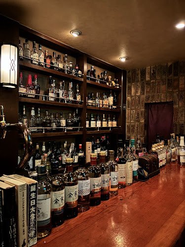 Opinii despre シングルモルトバー ムーンシャイン în 港区 - 飲食業