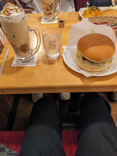 Opinii despre コメダ珈琲店 掛川宮脇店 în 掛川市 - 飲食業