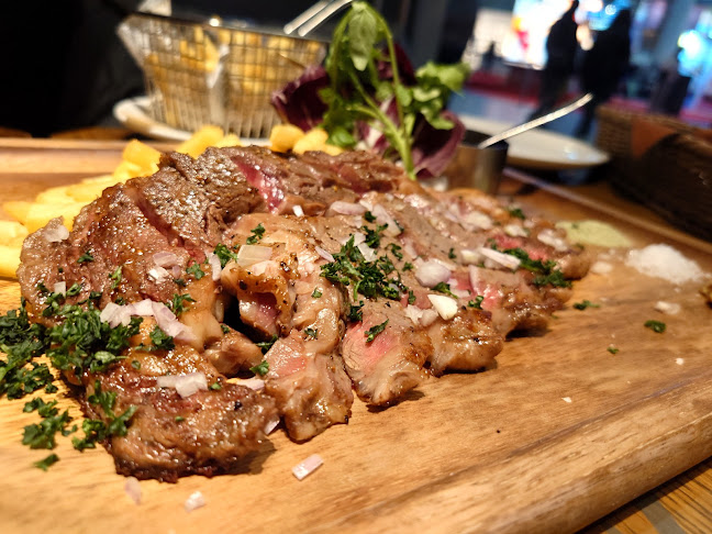 Opinii despre Beer & Spice KITTE丸の内店 în 千代田区 - 飲食業