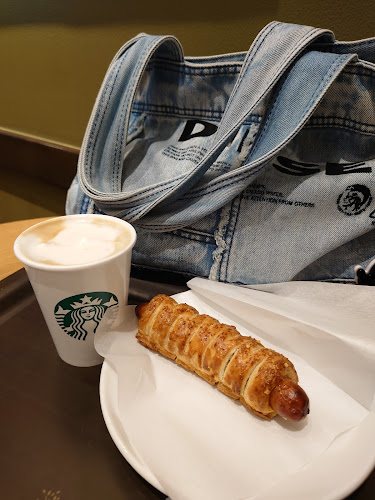 Comentarii opinii despre スターバックス コーヒー 荻窪タウンセブン店