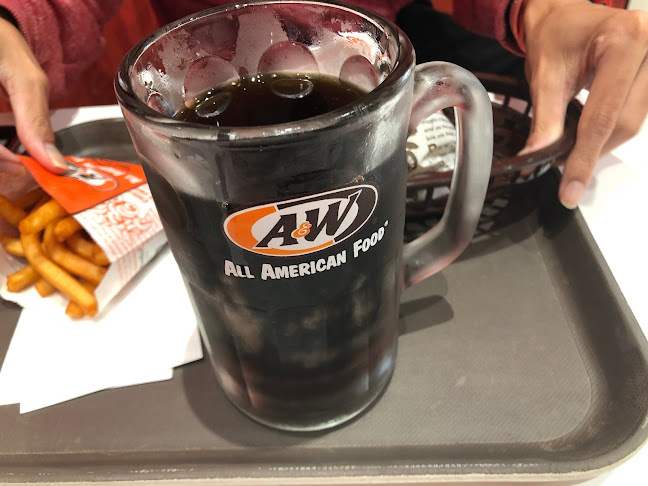 A&W イーアス沖縄豊崎店 - 飲食業